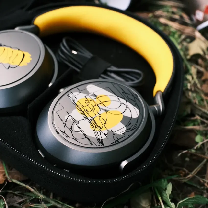 Sennheiser MOMENTUM 4 80th Anniversary